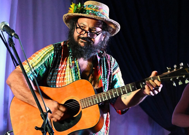 Todd Sargent performing Live